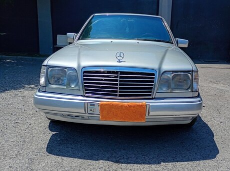 Mercedes E 220