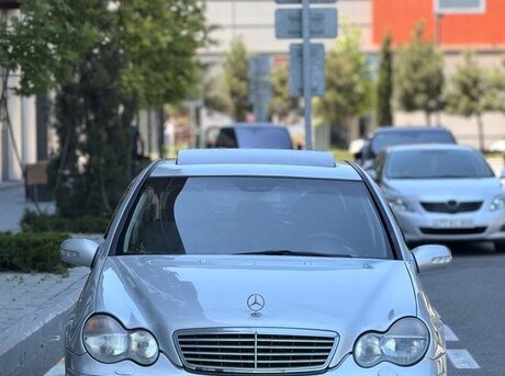 Mercedes C 200