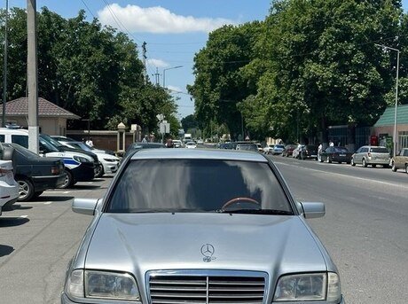 Mercedes C 200