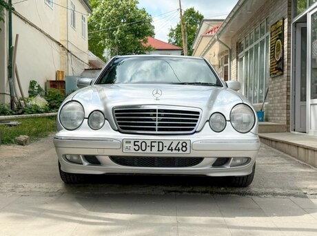 Mercedes E 220