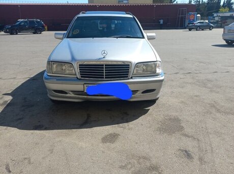 Mercedes C 200