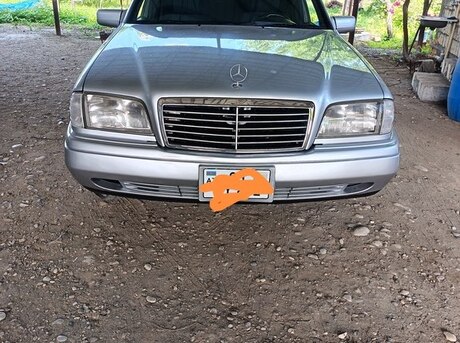 Mercedes C 200