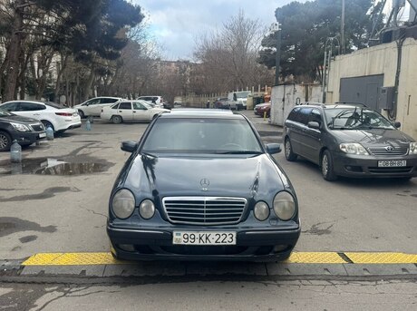 Mercedes E 200