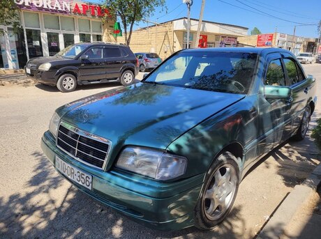 Mercedes C 180