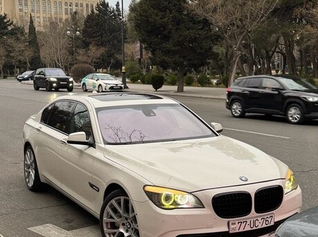 BMW 750