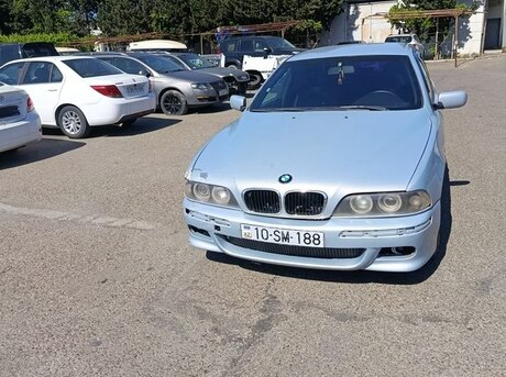 BMW 528