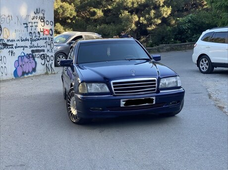 Mercedes C 240