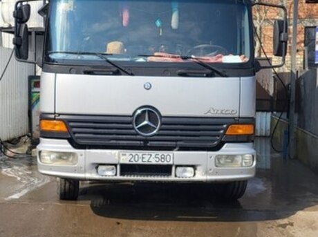 Mercedes Atego 818