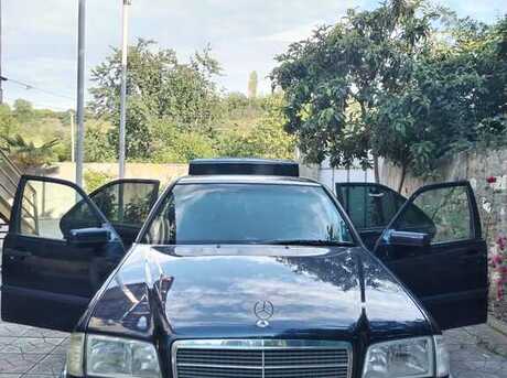 Mercedes C 180