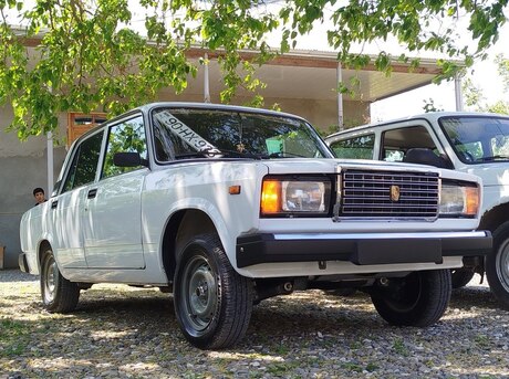 LADA (VAZ) 2107