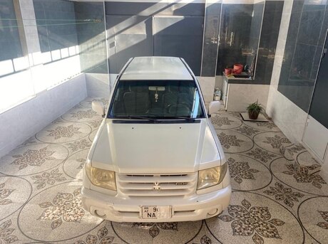 Mitsubishi Pajero io