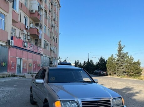 Mercedes C 200
