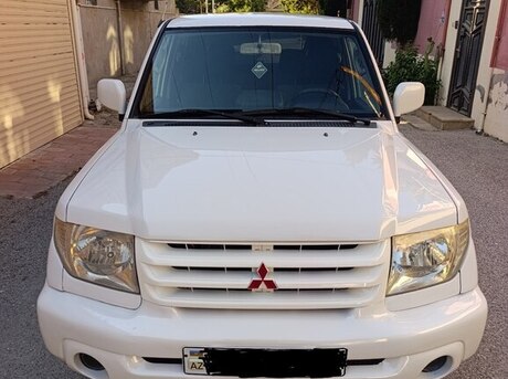 Mitsubishi Pajero io