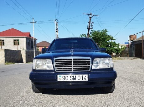 Mercedes E 200