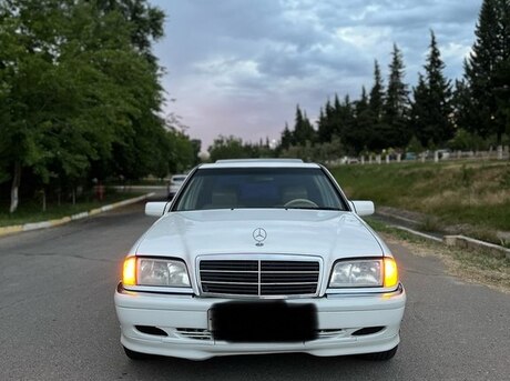 Mercedes C 230
