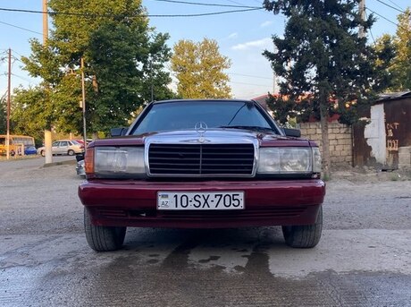 Mercedes 190