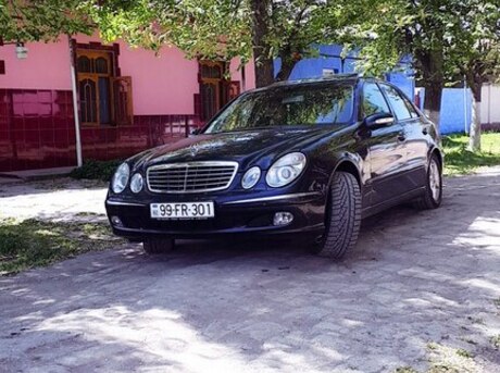 Mercedes E 240