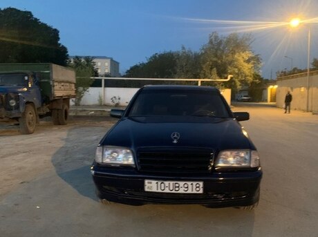 Mercedes C 180