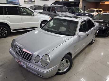 Mercedes E 200