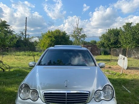 Mercedes C 200