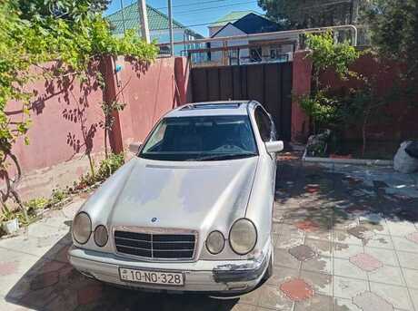 Mercedes E 220