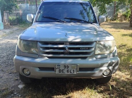 Mitsubishi Pajero io