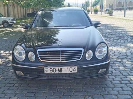 Mercedes E 200