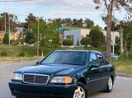 Mercedes C 180