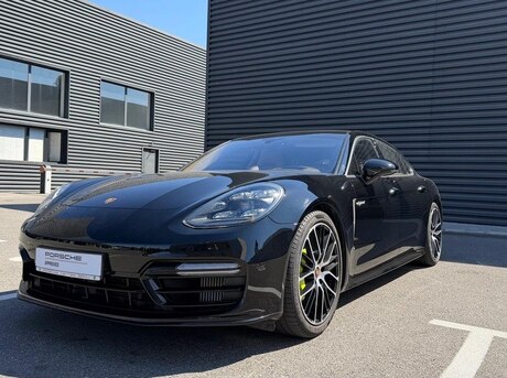 Porsche Panamera 4 E-Hybrid