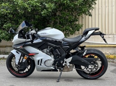 CFMOTO 675 SR-R
