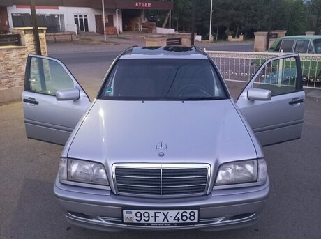 Mercedes C 180