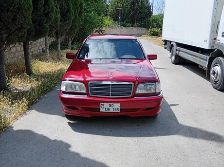 Mercedes C 200
