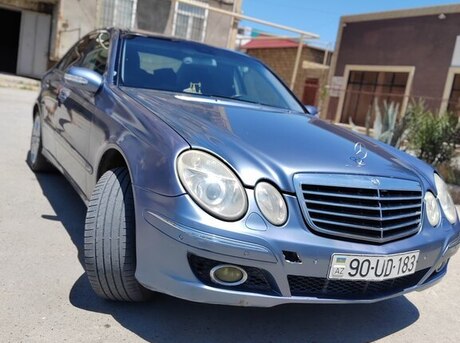 Mercedes E 240
