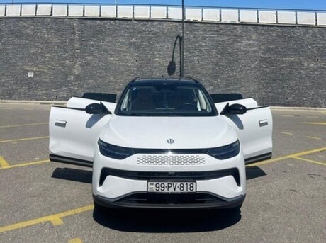 Leapmotor C11