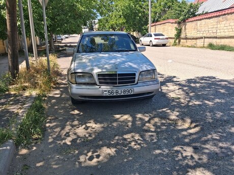 Mercedes C 220