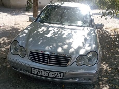 Mercedes C 240