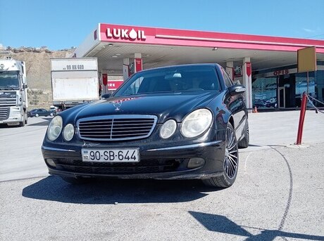 Mercedes E 240