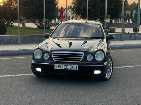 Mercedes E 240