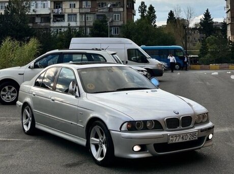 BMW 523