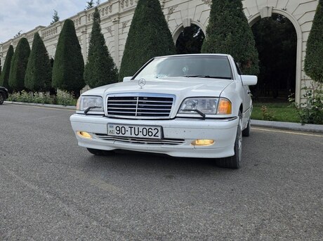 Mercedes C 230
