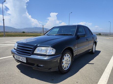 Mercedes C 240