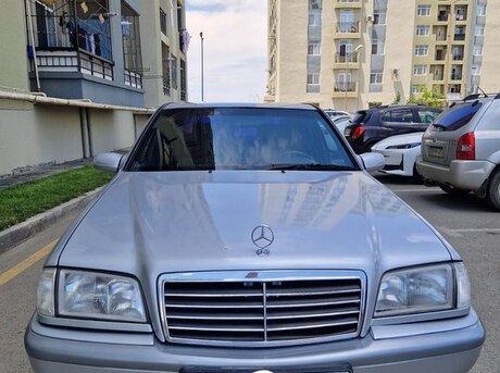 Mercedes C 200