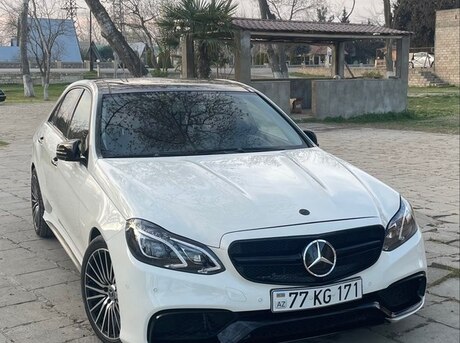 Mercedes E 220
