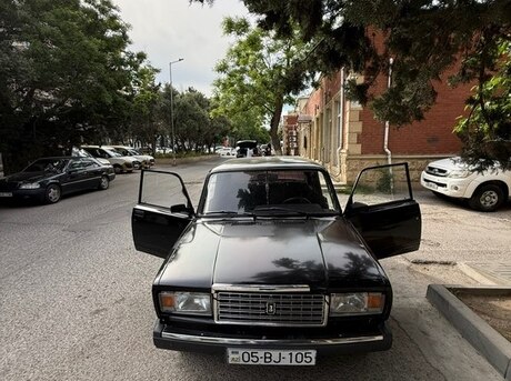 LADA (VAZ) 2107