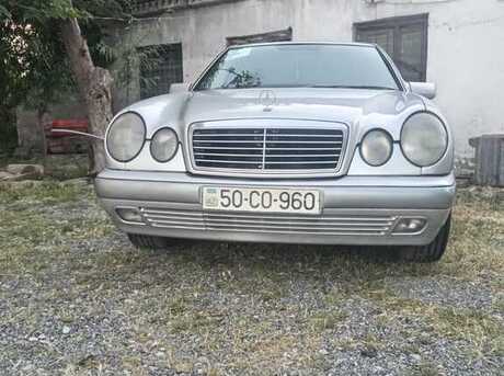 Mercedes E 200