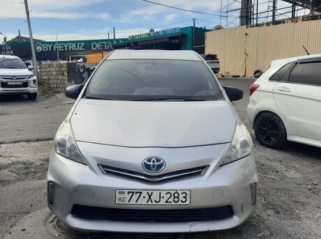 Toyota Prius V