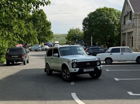 LADA (VAZ) Niva