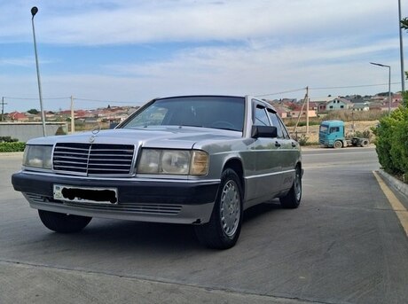 Mercedes 190