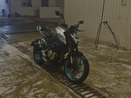 CFMOTO 300 NK