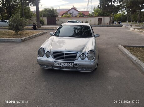 Mercedes E 320